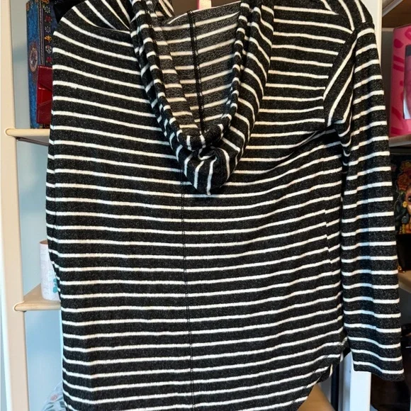 Market & Spruce Charcoal and White Striped Pullover - Picture 6 of 6